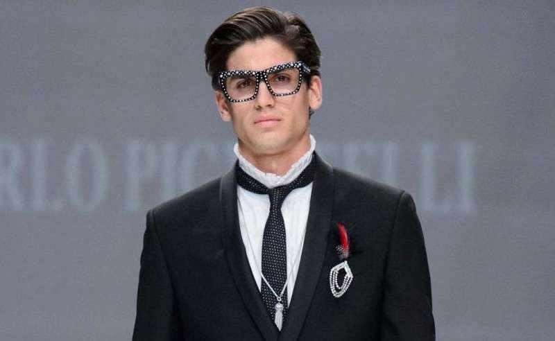 Мужчина с иголочки фон-11-806x1024