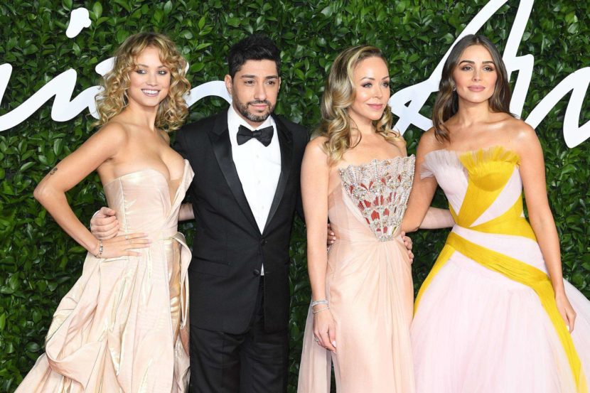 Звезды в нарядах Ralph&Russo The 2019 British Fashion Awards фон