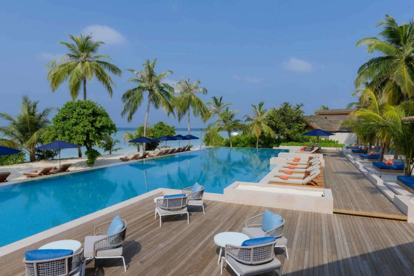 Открытие Emerald Faarufushi Resort & Spa, второго курорта сети The Emerald Collection на Мальдивах 6160c4ebd146726e178e5fc9_faarufushi_retreat-sunset-9