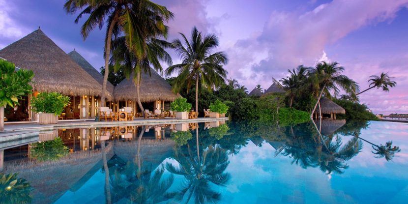 «Время для Себя» на курорте Milaidhoo Island Maldives miladhoo_0036_Milaidhoo-Maldives_Compass-Pool-Bar-9-1