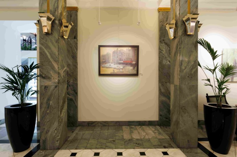 Гранд Отель Европа приглашает на выставку картин «Под мостом Мирабо» 1-min