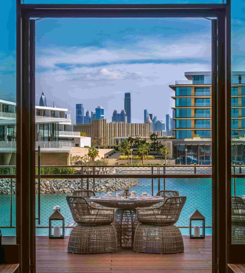 Новая кулинарная концепция Нико Ромито в ресторане Yacht Club Bulgari Resort Dubai - Yacht Club Restaurant Terrace 2-min