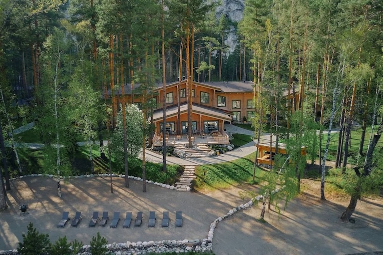Grand Chalet Altay: семейный курорт 5* на берегу главной реки Алтая обложка 22025-05-05 16.23.39