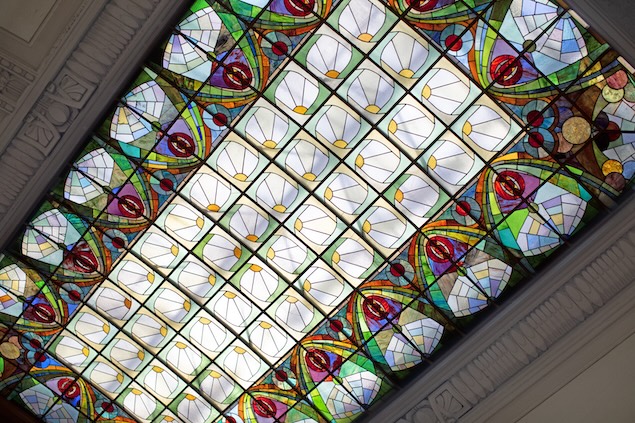 Виртуальная выставка исторических витражей к 150-летию Гранд Отеля Европа Потолочный витраж в ресторане Европа