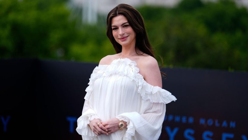 Энн Хэтэуэй в Bvlgari на пресс-турне фильма «Одиссея» AQACbISaX-i4UTbwnbrplF4mIMvTTU20JOPlCd6Po3bju5Y-6ZGE0onUJ0EfkgKNqiwdYamQtiVyr8M5DZT4U7ws20w
